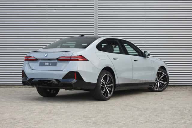 BMW i5 (2026) thumbnail 5