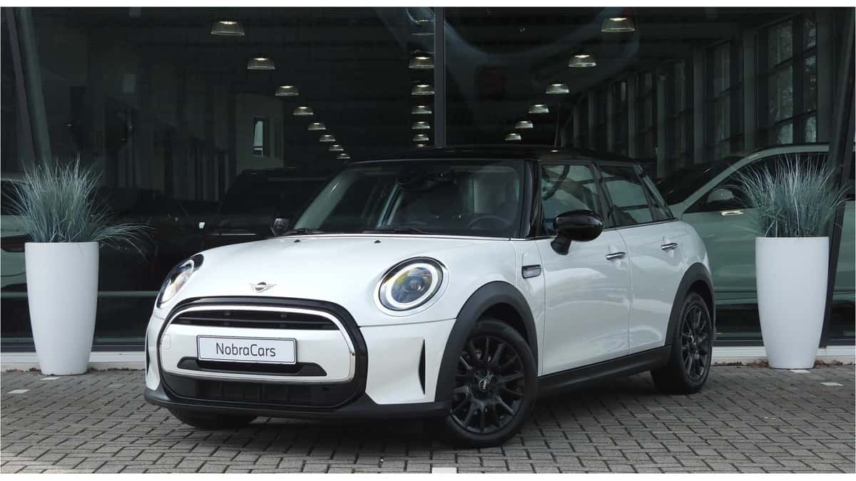 MINI Hatchback (2023) — foto 1
