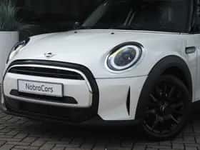 MINI Hatchback (2023) thumbnail 2