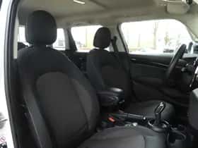 MINI Hatchback (2023) thumbnail 24