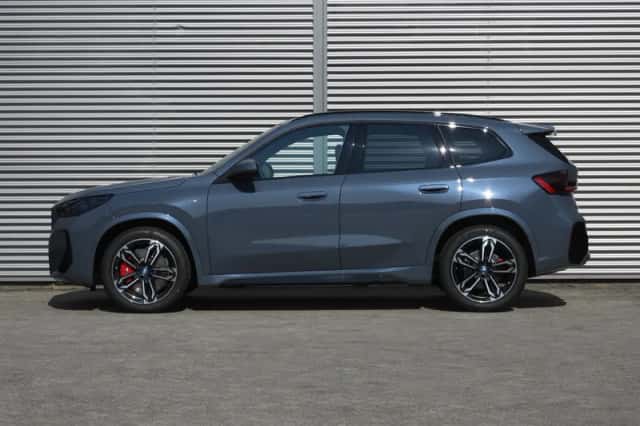 BMW iX1 (2026) thumbnail 3