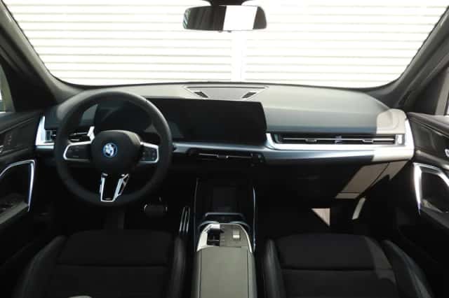 BMW iX1 (2026) thumbnail 6