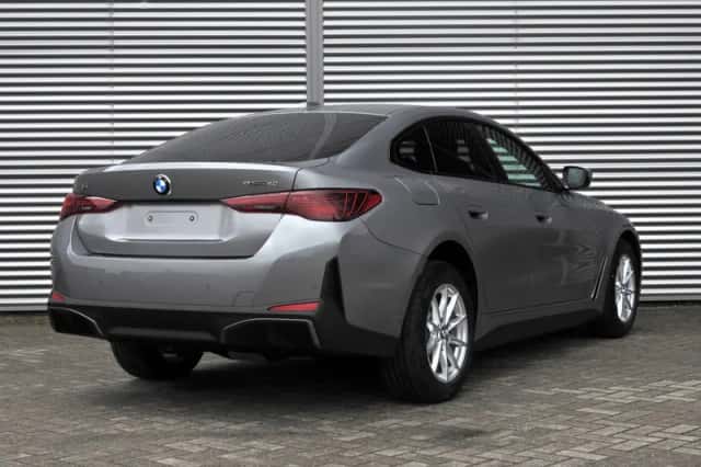 BMW i4 (2026) thumbnail 2