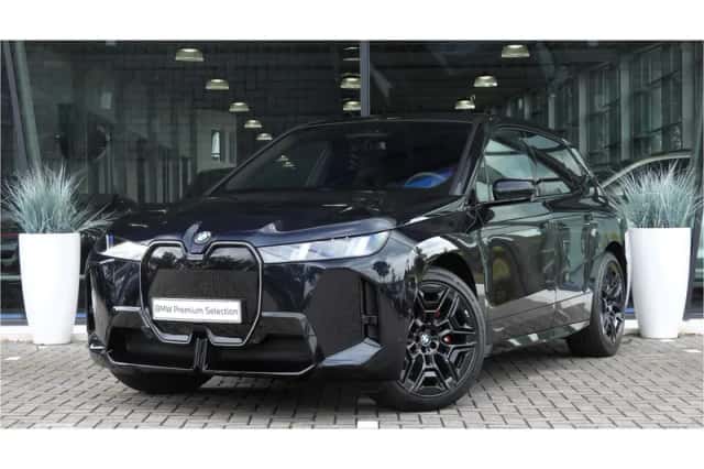 BMW iX (2026) thumbnail 1