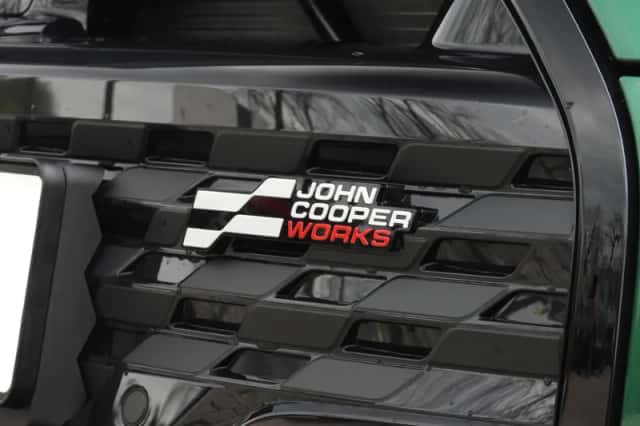 MINI Cabrio (2026) thumbnail 4