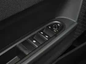 MINI Cabrio (2026) thumbnail 39