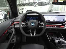 BMW i5 (2026) thumbnail 2