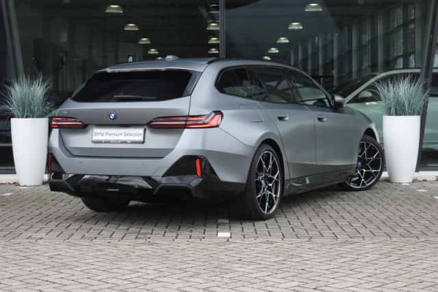 BMW i5 (2026) thumbnail 4