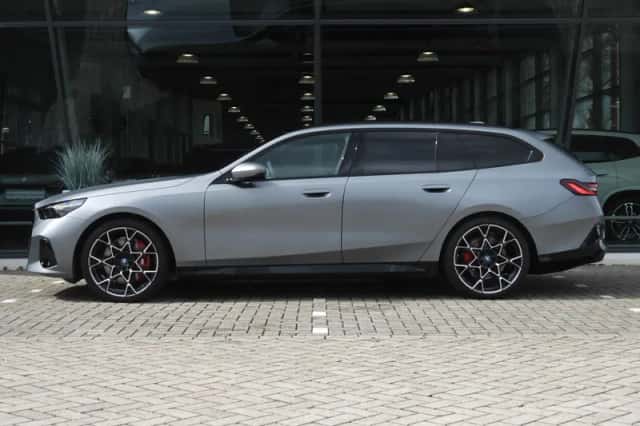 BMW i5 (2026) thumbnail 5