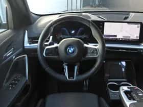 BMW iX2 (2025) thumbnail 2