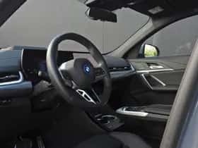 BMW iX2 (2025) thumbnail 13