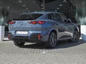 BMW iX2 (2025) thumbnail 4