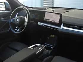 BMW iX2 (2025) thumbnail 32