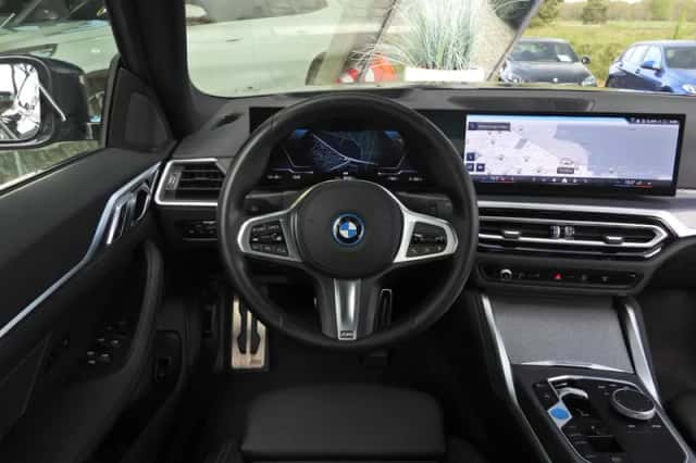 BMW i4 (2024) thumbnail 3