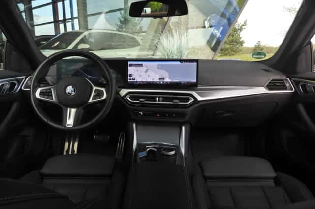 BMW i4 (2024) thumbnail 4