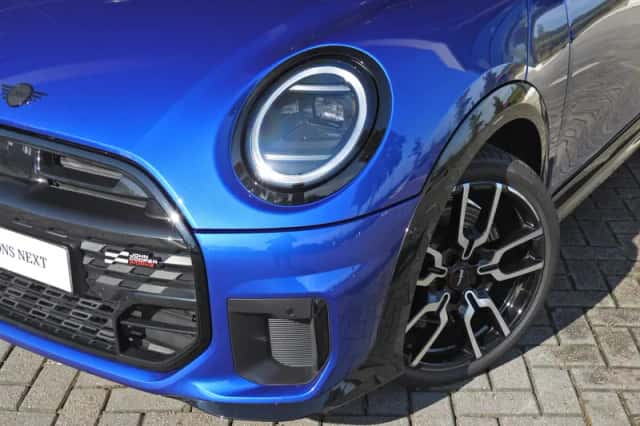 MINI Hatchback (2024) thumbnail 4