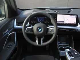 BMW iX1 (2026) thumbnail 2