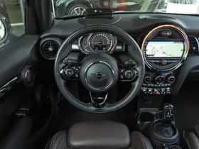 MINI Hatchback (2019) thumbnail 2