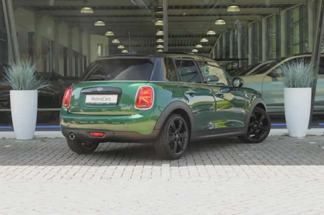 MINI Hatchback (2019) thumbnail 4