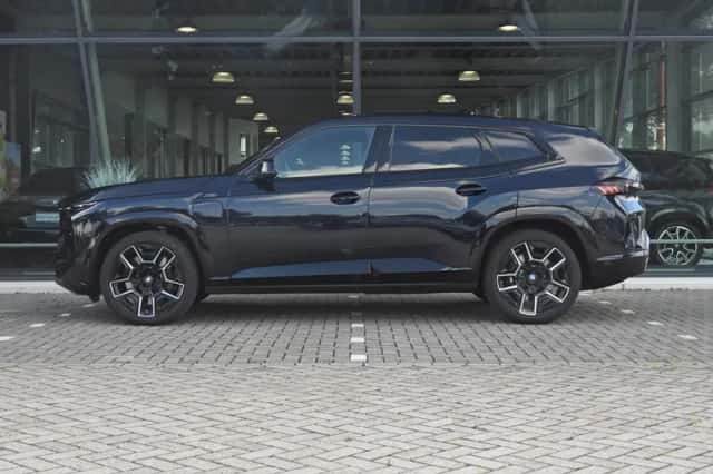 BMW XM (2026) thumbnail 5