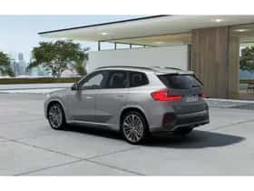 BMW iX1 (2026) thumbnail 2