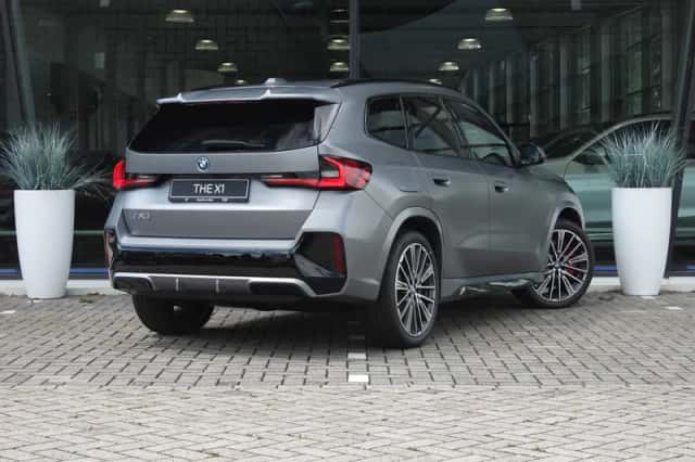 BMW iX1 (2026) thumbnail 4