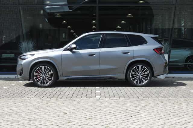 BMW iX1 (2026) thumbnail 5