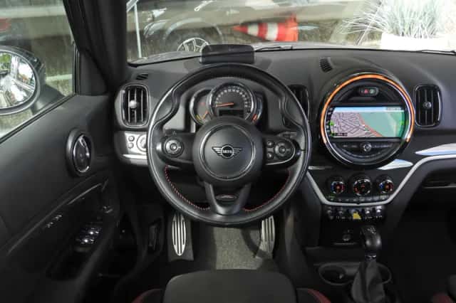 MINI Countryman (2018) thumbnail 2