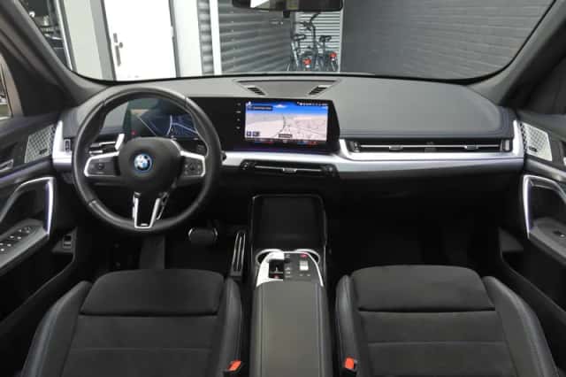 BMW X1 (2023) thumbnail 3
