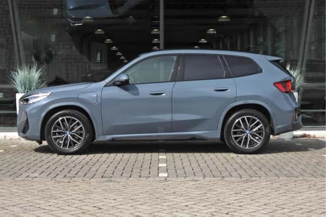 BMW X1 (2023) thumbnail 5