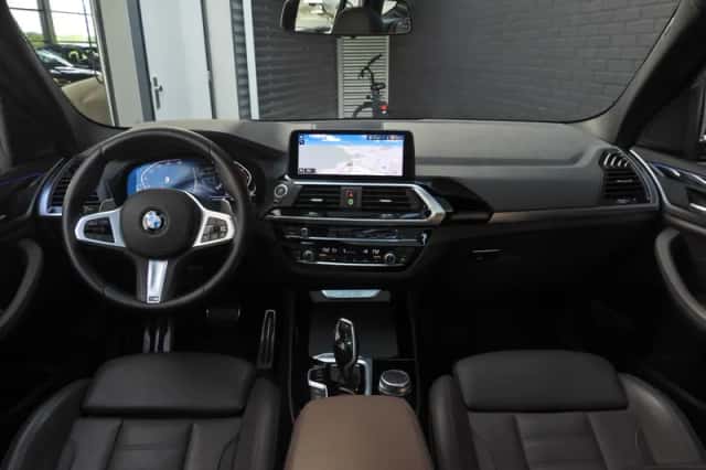 BMW X3 (2021) thumbnail 3