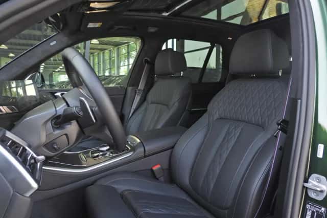 BMW X5 (2025) thumbnail 3