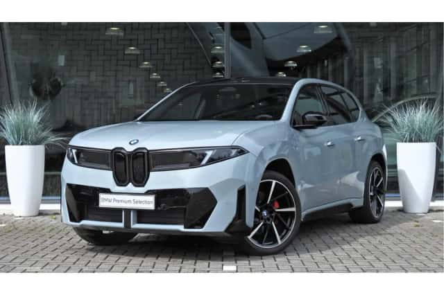 BMW iX3 (2026) thumbnail 1