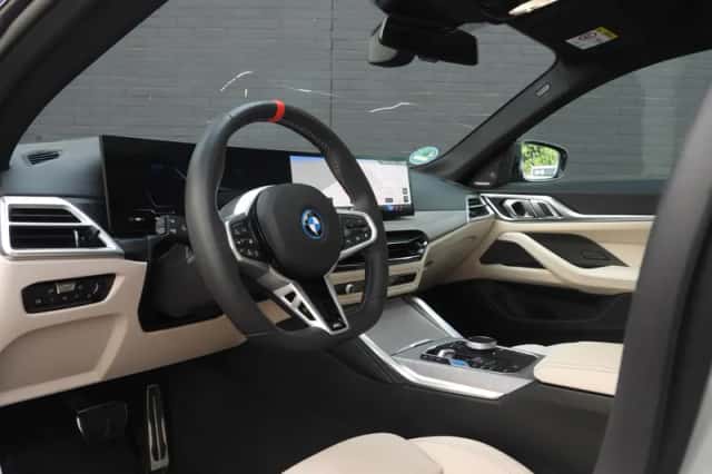 BMW i4 (2025) thumbnail 4