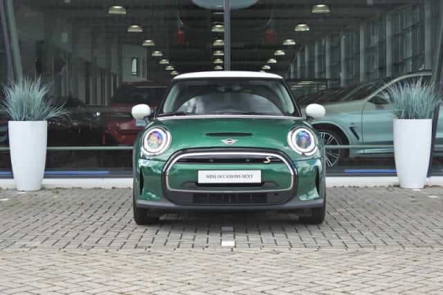 MINI Electric (2022) thumbnail 4