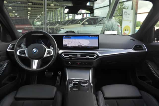 BMW 3-Serie (2024) thumbnail 4