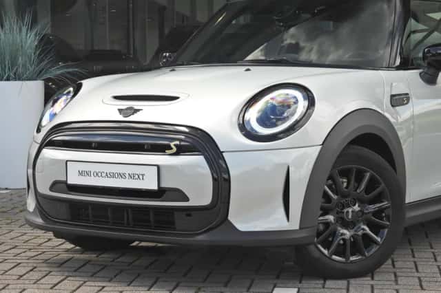 MINI Electric (2022) thumbnail 2