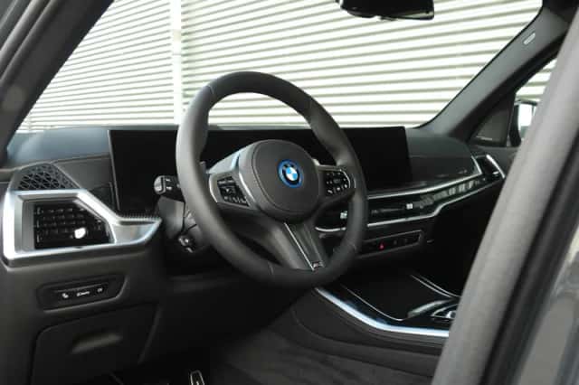 BMW X5 (2026) thumbnail 2