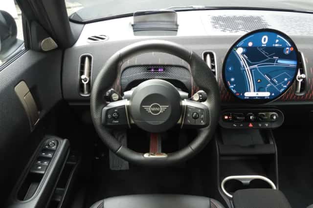 MINI Countryman (2025) thumbnail 2