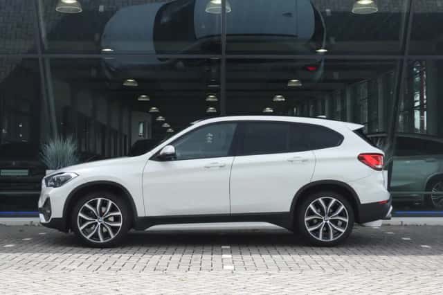 BMW X1 (2022) thumbnail 5