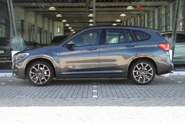 BMW X1 (2022) thumbnail 5