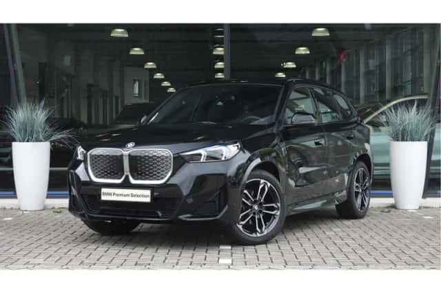 BMW iX1 (2025) thumbnail 1