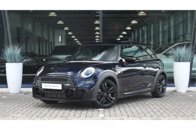 MINI Hatchback (2022) thumbnail 1