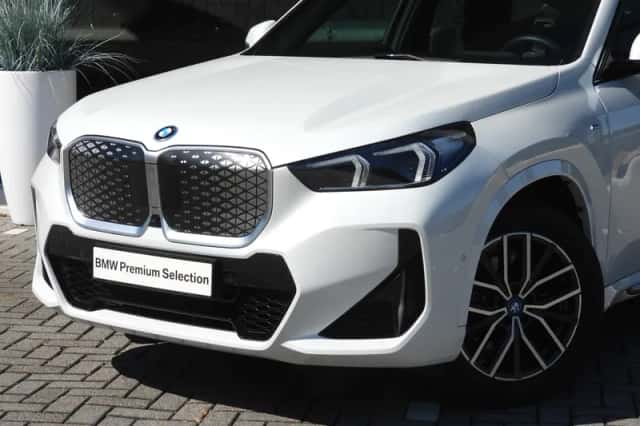 BMW iX1 (2024) thumbnail 5