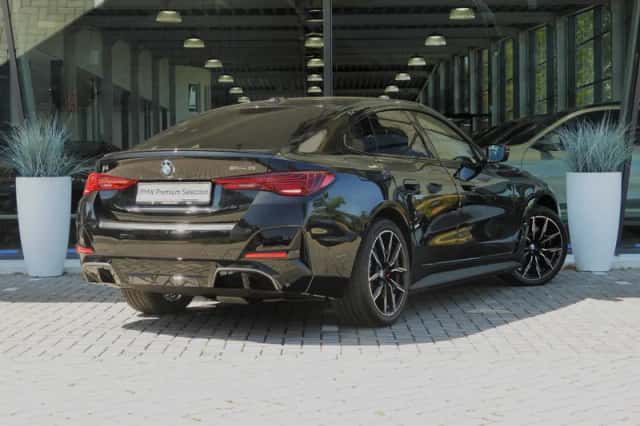 BMW i4 (2026) thumbnail 4