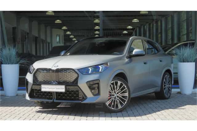 BMW iX2 (2026) thumbnail 1