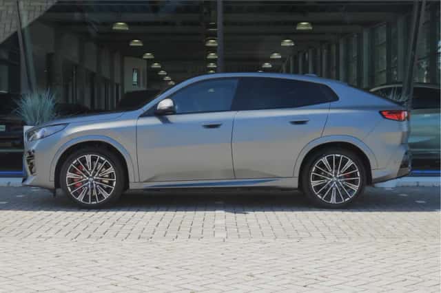 BMW iX2 (2026) thumbnail 5
