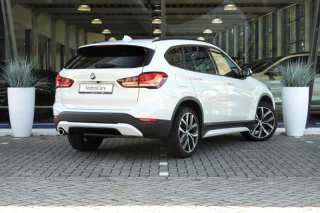 BMW X1 (2022) thumbnail 4