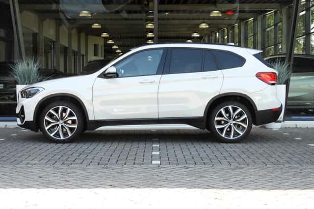 BMW X1 (2022) thumbnail 5
