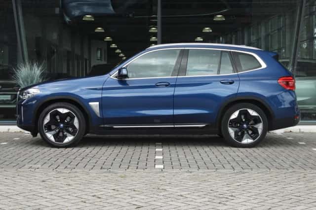 BMW iX3 (2021) thumbnail 5